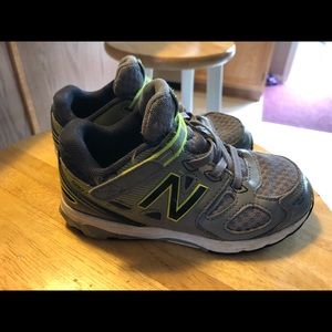 Gently used size 10 new balance boys running shoes